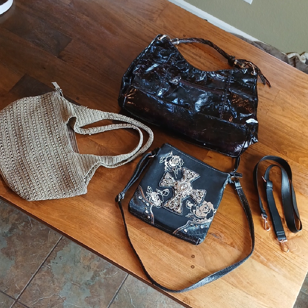 3 Purses, 1 Amanda Smith Tan & Others Non-Branded Shoulder Bags Rose & Cross